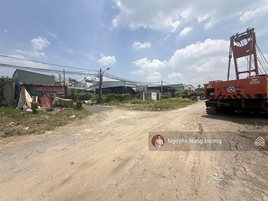 Đất vành đai 2 thủ đức  dt 262m2 ngang 10m x 24.5m xd hầm + 5 tầng + lửng + mái che 1000m2 sàn