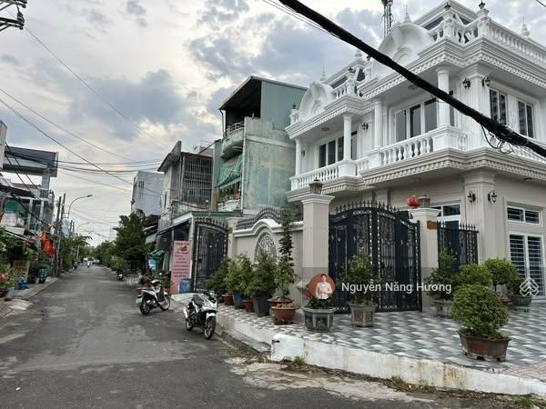 Hiếm  nhà c4 mặt tiền đường số 7 linh tây  dt 77m2 ngang 4.6 x 17.5m chỉ 3.5 tỷ sổ nằm bank