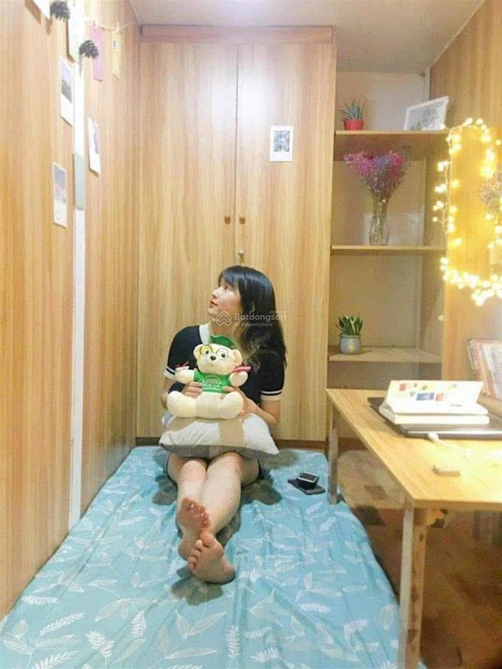 Ở ghép 4 bạn chung phòng. có vách ngăn riêng biệt (sleep box) full nt, giá 1.2tr