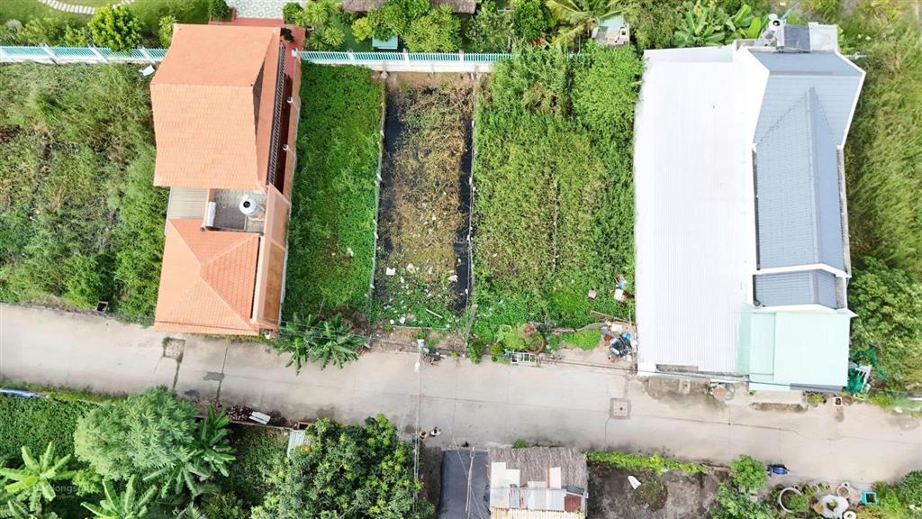 Tôi cần bán lô đất ở dt 5.5x20m  106m2  phí sau ubnd xã bình khánh, khu dân cư  giá 3.5 tỷ