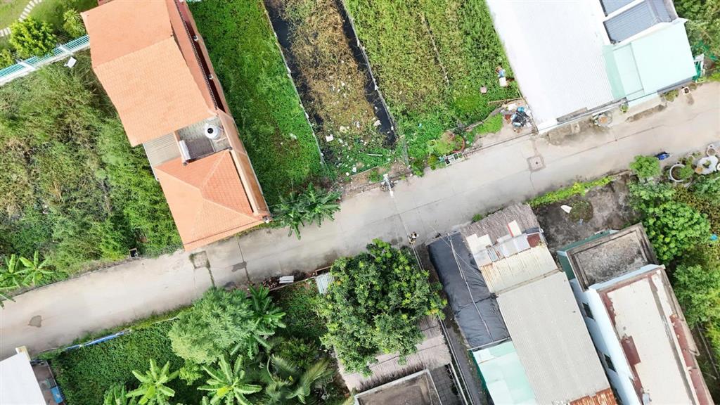 Tôi cần bán lô đất ở dt 5.5x20m 106m2 phí sau ubnd xã bình khánh, khu dân cư giá 3.5 tỷ