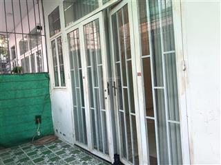 Nhà riêng 1 tầng, diện tích sử dụng 75m2 mặt tiền có sân vườn, gần bãi biển hòn chồng