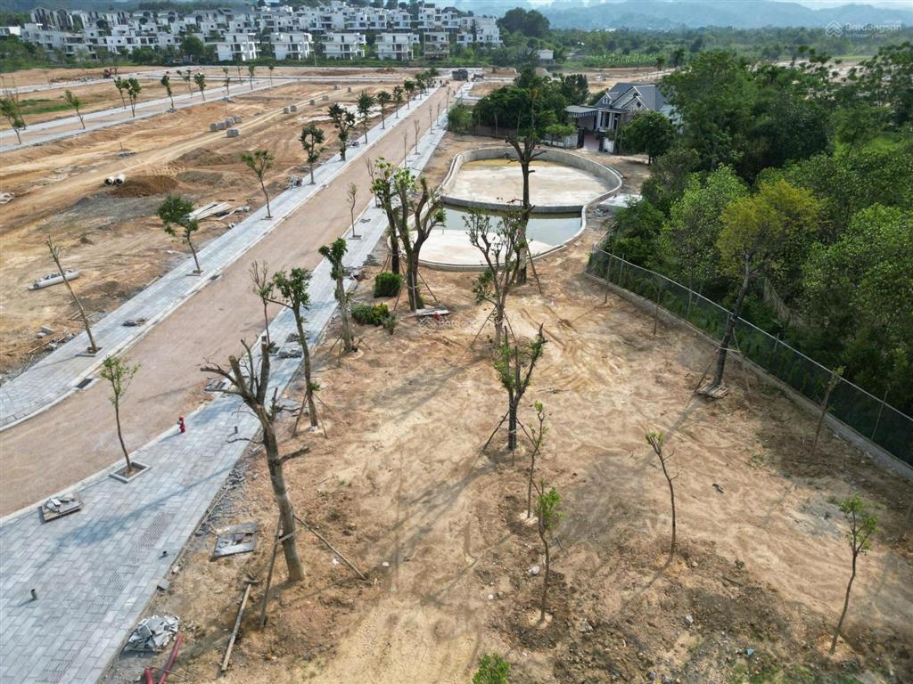 Biệt thự nghỉ dưỡng ven đô hà nội 176m2 giá chỉ 19,7 tr/m2, cạnh vành đai 5 sẵn sổ đỏ lâu dài