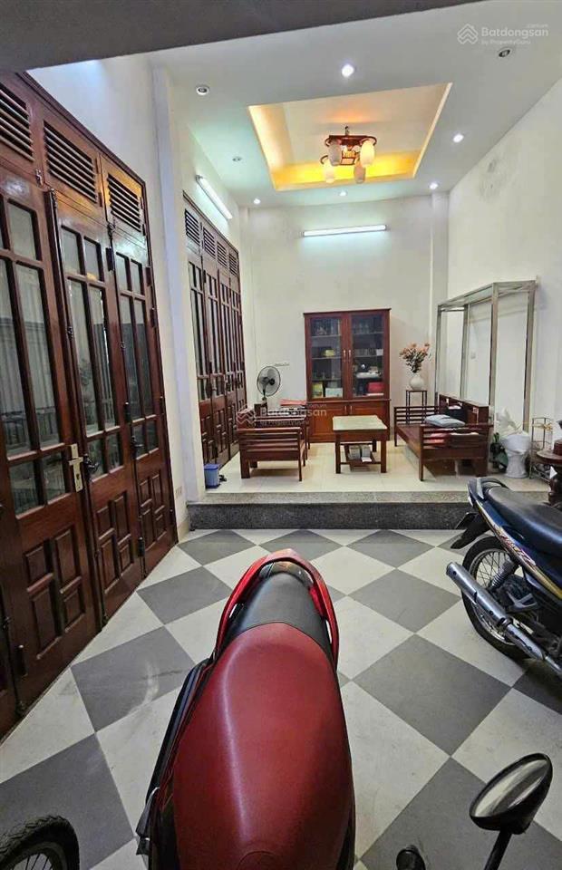 Cho thuê nhà riêng giảng võ 50m2, 5pn, 5wc rất tiện đi lại