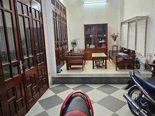 Cho thuê nhà riêng giảng võ 50m2, 5pn, 5wc rất tiện đi lại