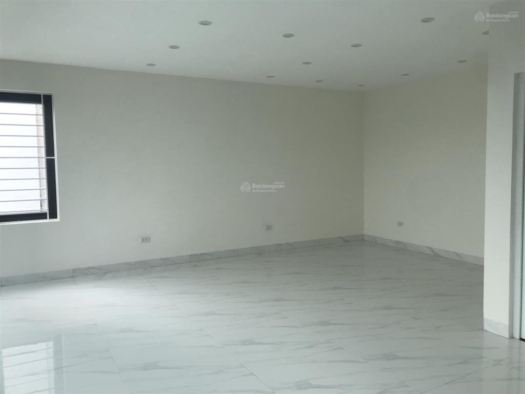 Cho thuê cửa hàng mặt phố đại la, 2 tầng thang máy, mặt tiền 9m