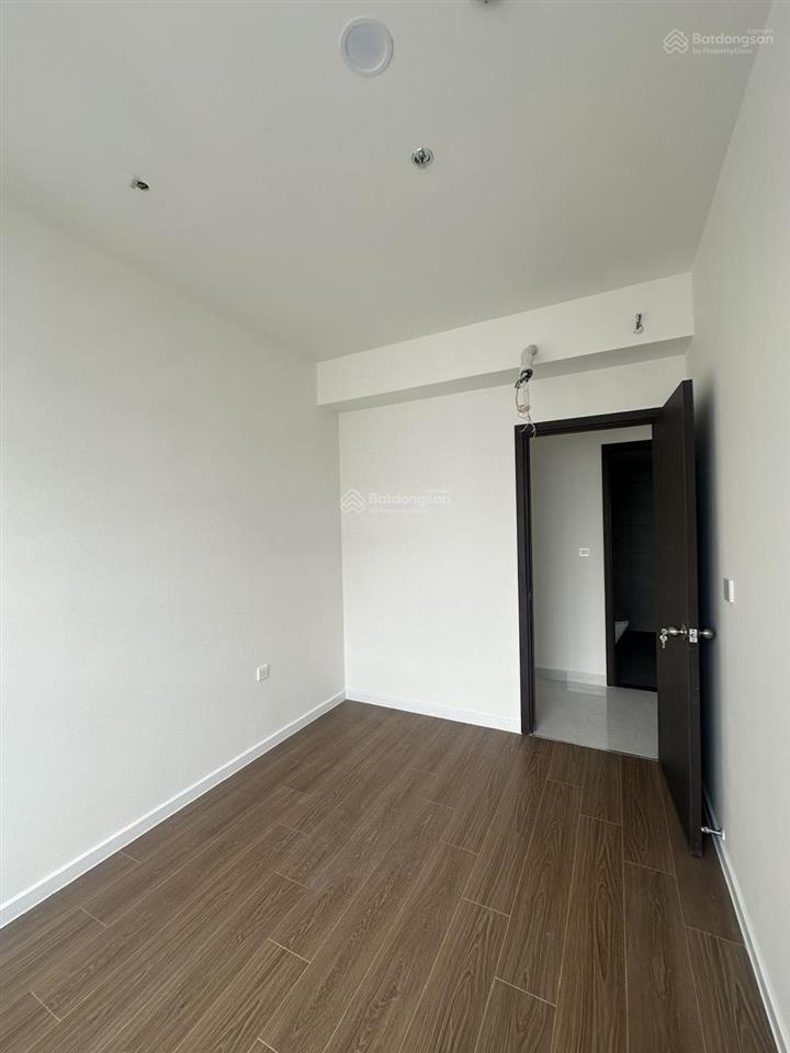 Cần bán ch 2pn2wc  sunrise riverside  64m2 view đẹp thoáng mát  new 100%  4.5tỷ  0909 113 ***