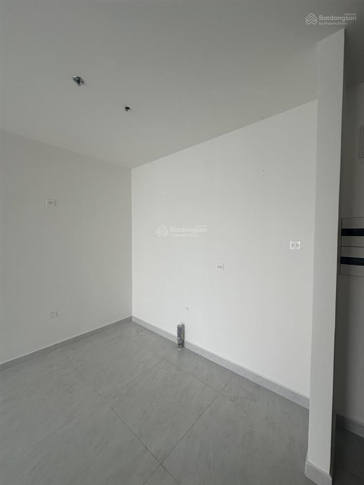 Cần bán ch 2pn2wc  sunrise riverside  64m2 view đẹp thoáng mát  new 100%  4.5tỷ  0909 113 ***