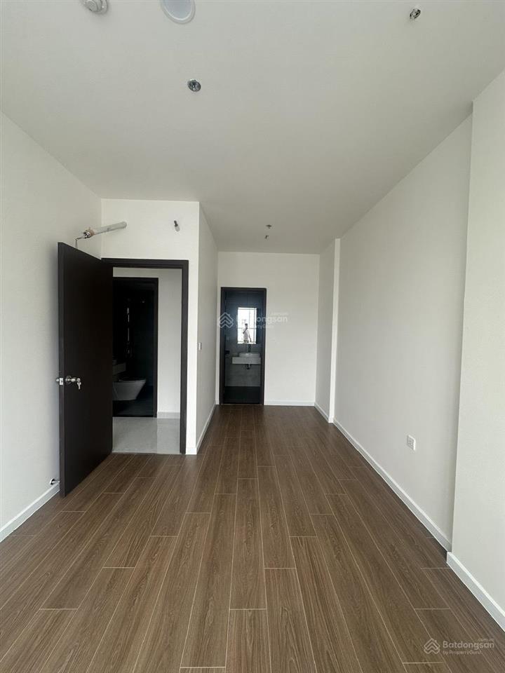 Cần bán ch 2pn2wc  sunrise riverside  64m2 view đẹp thoáng mát  new 100%  4.5tỷ  0909 113 ***