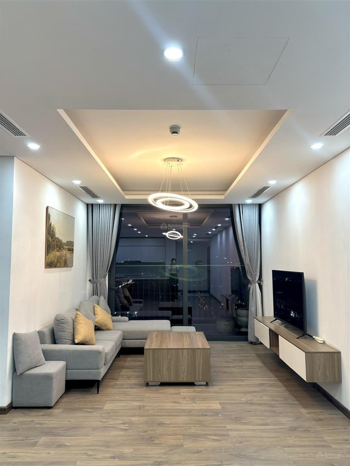 Chính chủ bán gấp căn hộ 2pn, 2wc tại kosmo tây hồ, dt 96m² 10,5 tỷ  0843 197 ***