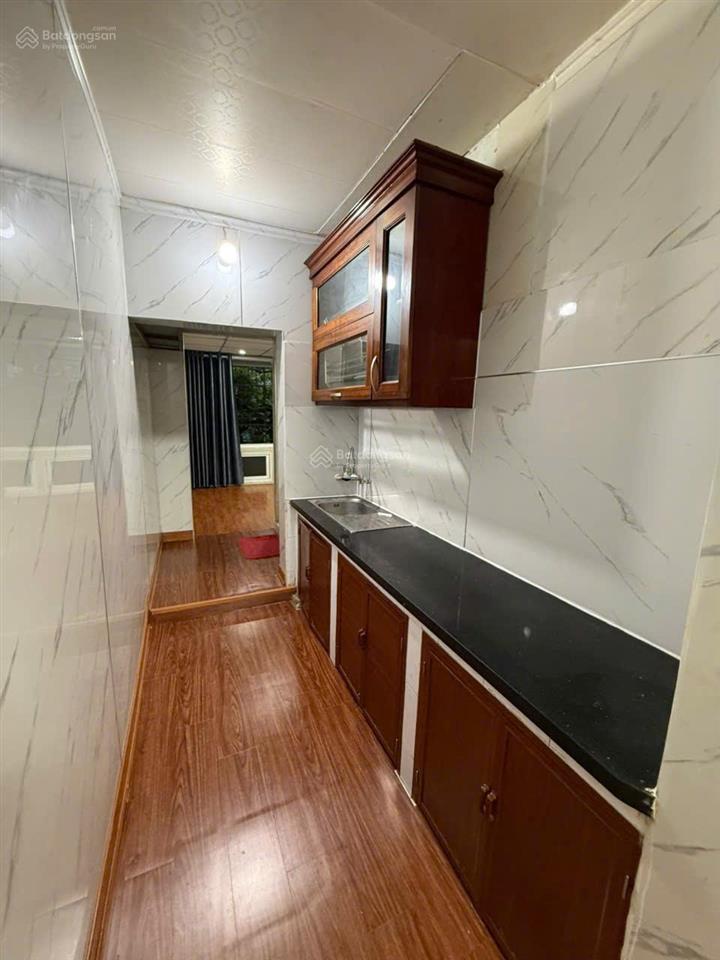 Bán căn hộ tập thể a10 nghĩa tân, 65m2 nhà đẹp 2 phòng ngủ, vs khép kín view sân chơi 3tỷ350