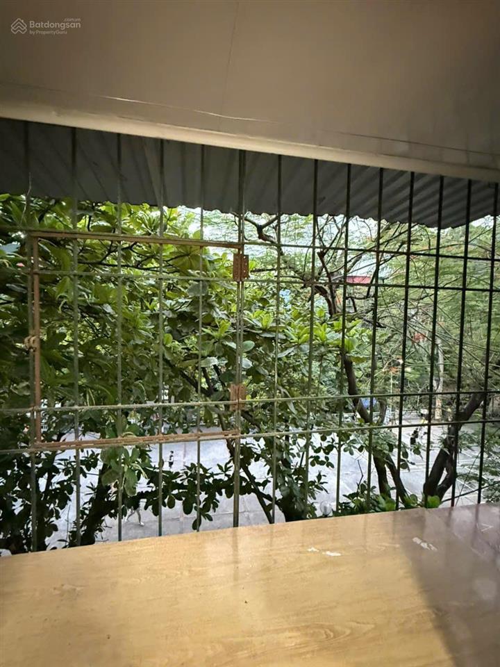 Bán căn hộ tập thể a10 nghĩa tân, 65m2 nhà đẹp 2 phòng ngủ, vs khép kín view sân chơi 3tỷ350