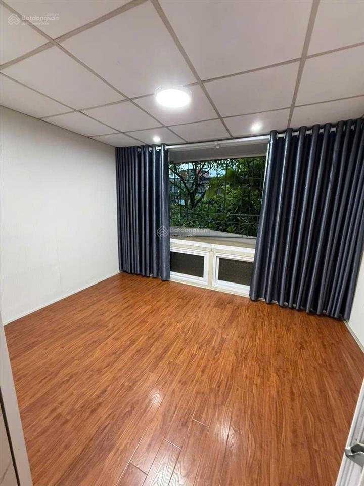 Bán căn hộ tập thể a10 nghĩa tân, 65m2 nhà đẹp 2 phòng ngủ, vs khép kín view sân chơi 3tỷ350