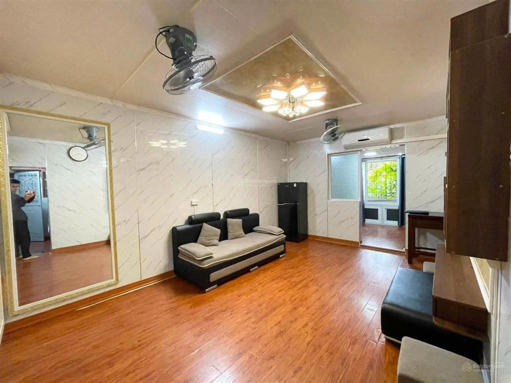 Bán căn hộ tập thể a10 nghĩa tân, 65m2 nhà đẹp 2 phòng ngủ, vs khép kín view sân chơi 3tỷ350