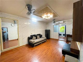 Bán căn hộ tập thể a10 nghĩa tân, 45m2 nhà đẹp 2 phòng ngủ, vs khép kín view sân chơi 3ty350.