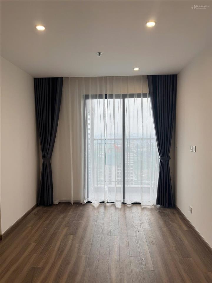 Chính chủ cho thuê studio zr1  nội thất cơ bản. giá chỉ 6tr/th bao phí dv