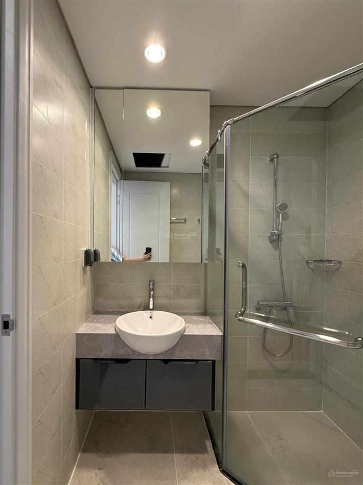 Bán căn 2pn diện tích lớn (86m2) vinhomes central park  giá chỉ 9,5 tỷ