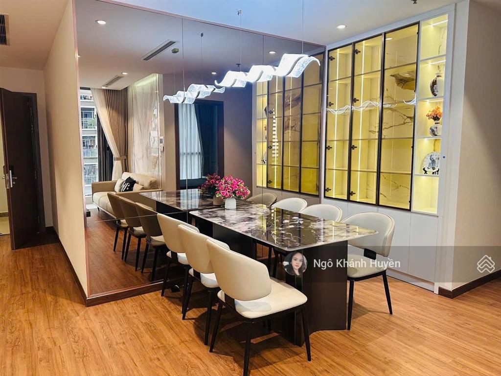 Siêu phẩm 3 phòng ngủ vinhomes  115m2 nội thất sang trọng, đã có sổ hồng