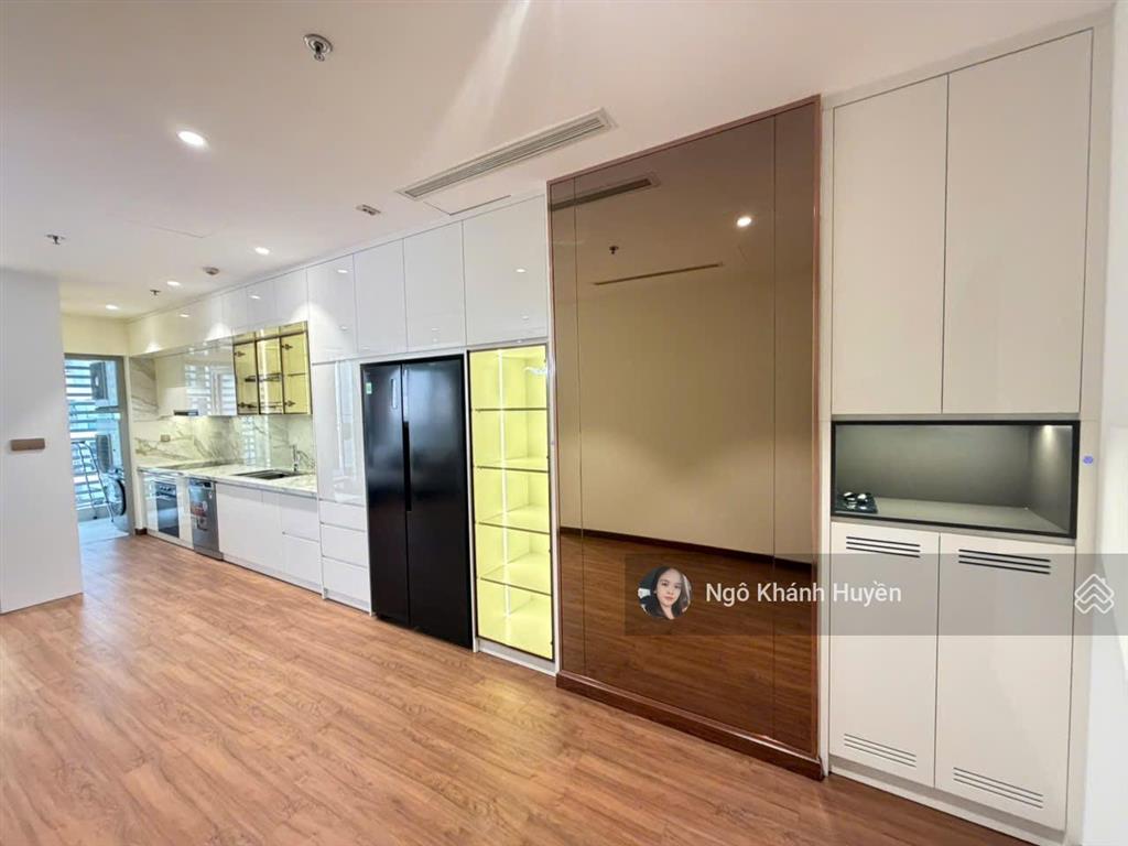 Siêu phẩm 3 phòng ngủ vinhomes  115m2 nội thất sang trọng, đã có sổ hồng