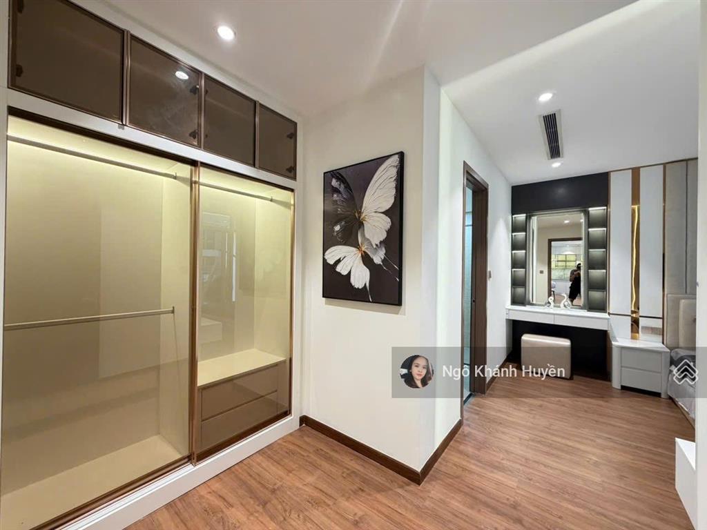 Siêu phẩm 3 phòng ngủ vinhomes  115m2 nội thất sang trọng, đã có sổ hồng