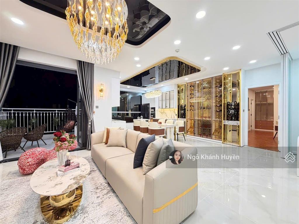 Bán gấp siêu phẩm penthouse vinhomes central park nội thất đẳng cấp 5 sao.  0901 692 ***