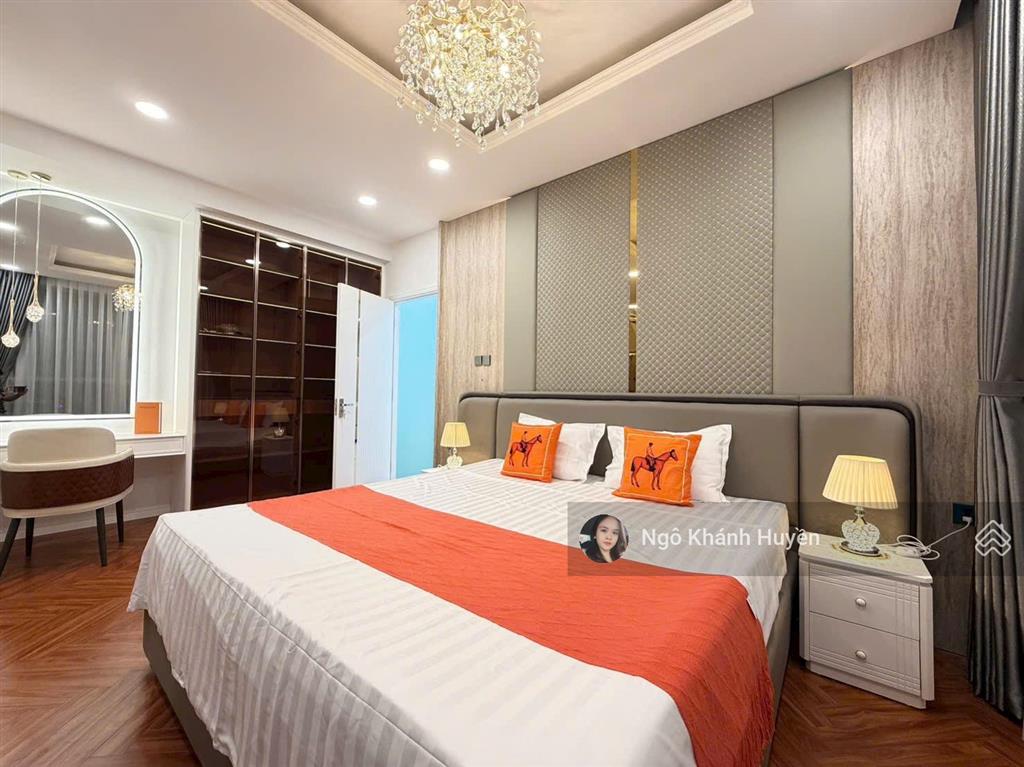 Bán gấp siêu phẩm penthouse vinhomes central park nội thất đẳng cấp 5 sao.  0901 692 ***