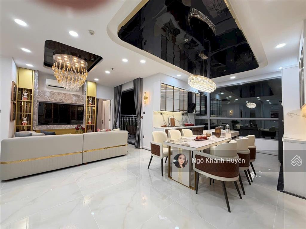 Bán gấp siêu phẩm penthouse vinhomes central park nội thất đẳng cấp 5 sao.  0901 692 ***