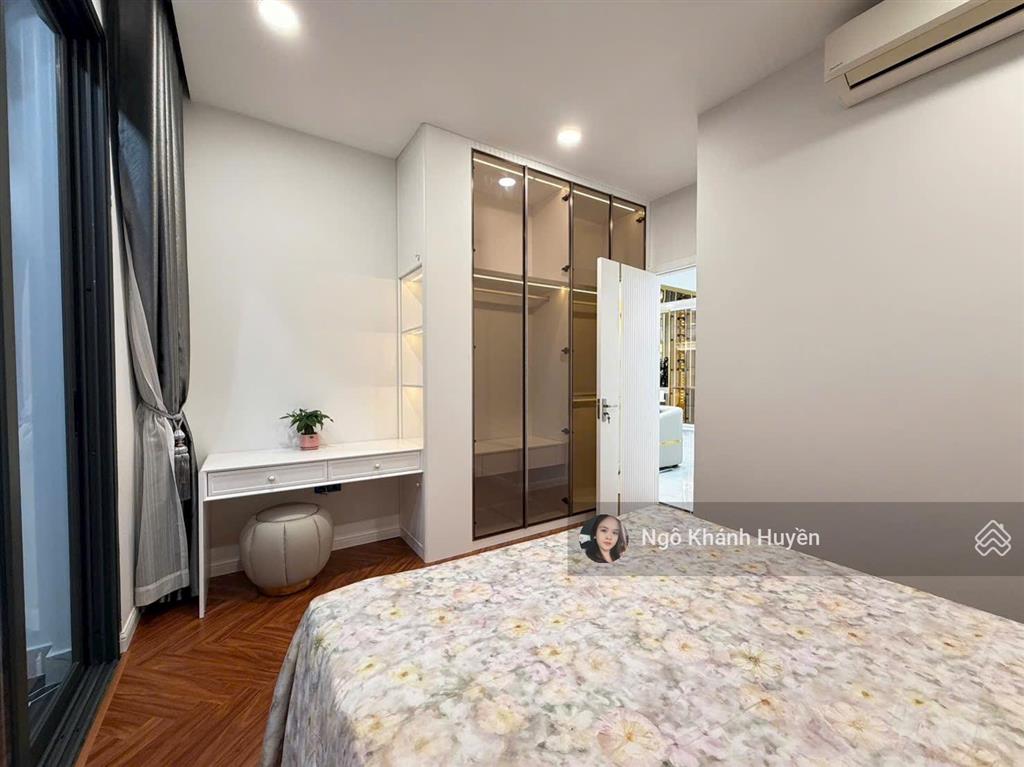 Bán gấp siêu phẩm penthouse vinhomes central park nội thất đẳng cấp 5 sao.  0901 692 ***