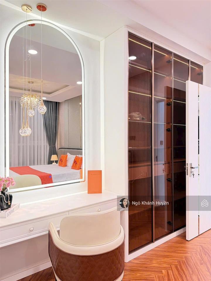 Bán gấp siêu phẩm penthouse vinhomes central park nội thất đẳng cấp 5 sao.  0901 692 ***