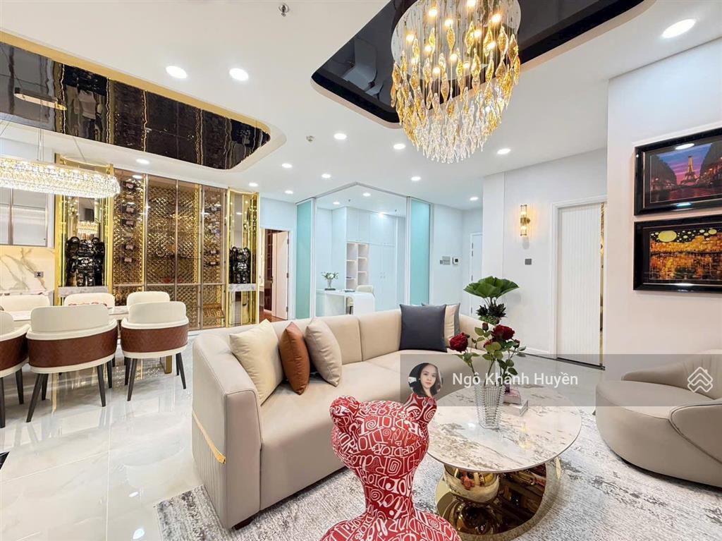 Bán gấp siêu phẩm penthouse vinhomes central park nội thất đẳng cấp 5 sao.  0901 692 ***