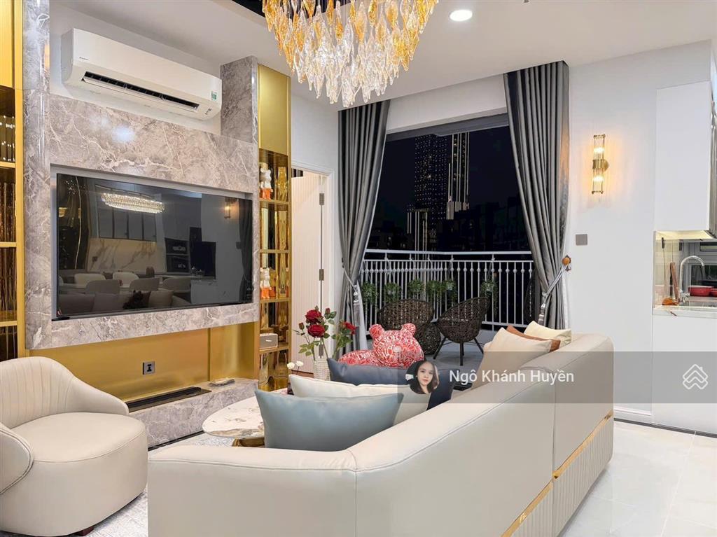 Bán gấp siêu phẩm penthouse vinhomes central park nội thất đẳng cấp 5 sao.  0901 692 ***