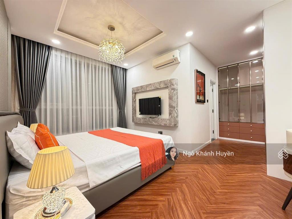 Bán gấp siêu phẩm penthouse vinhomes central park nội thất đẳng cấp 5 sao.  0901 692 ***