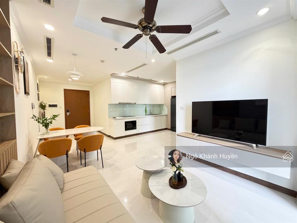 Bán căn hộ 2 phòng ngủ vinhomes central park có sổ hồng view hồ bơi cực đẹp