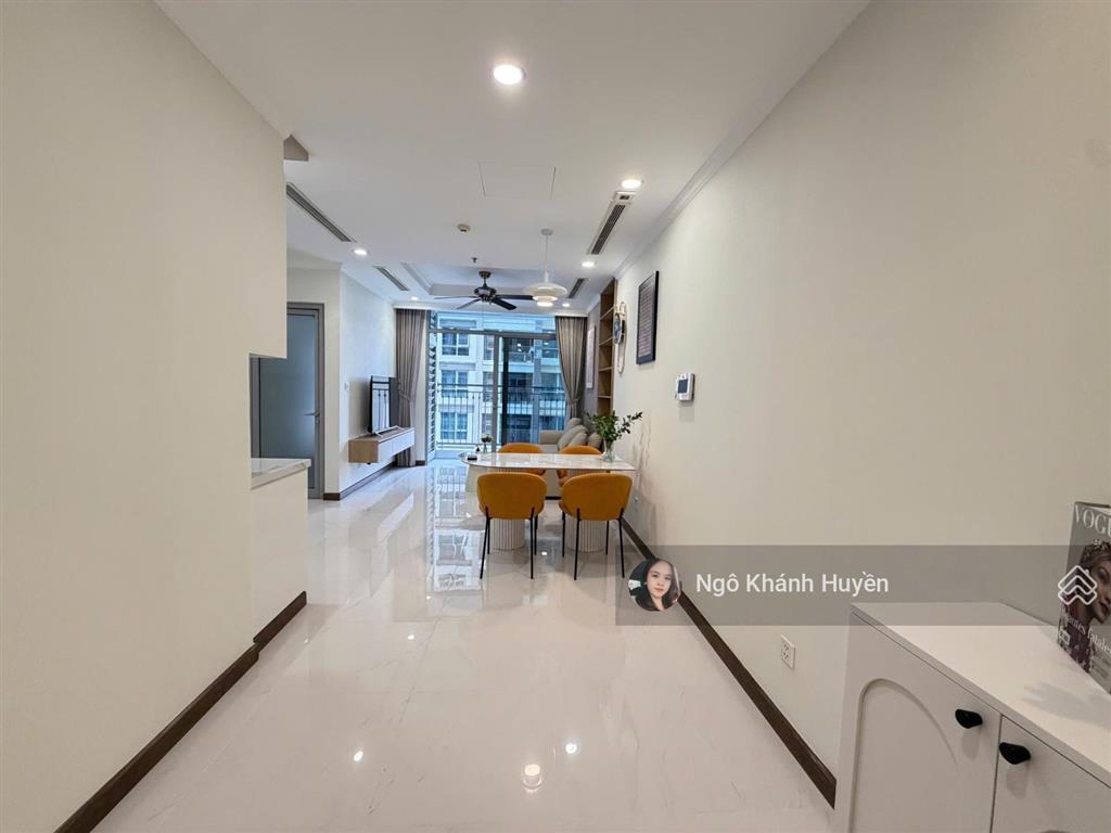 Bán căn hộ 2 phòng ngủ vinhomes central park có sổ hồng view hồ bơi cực đẹp