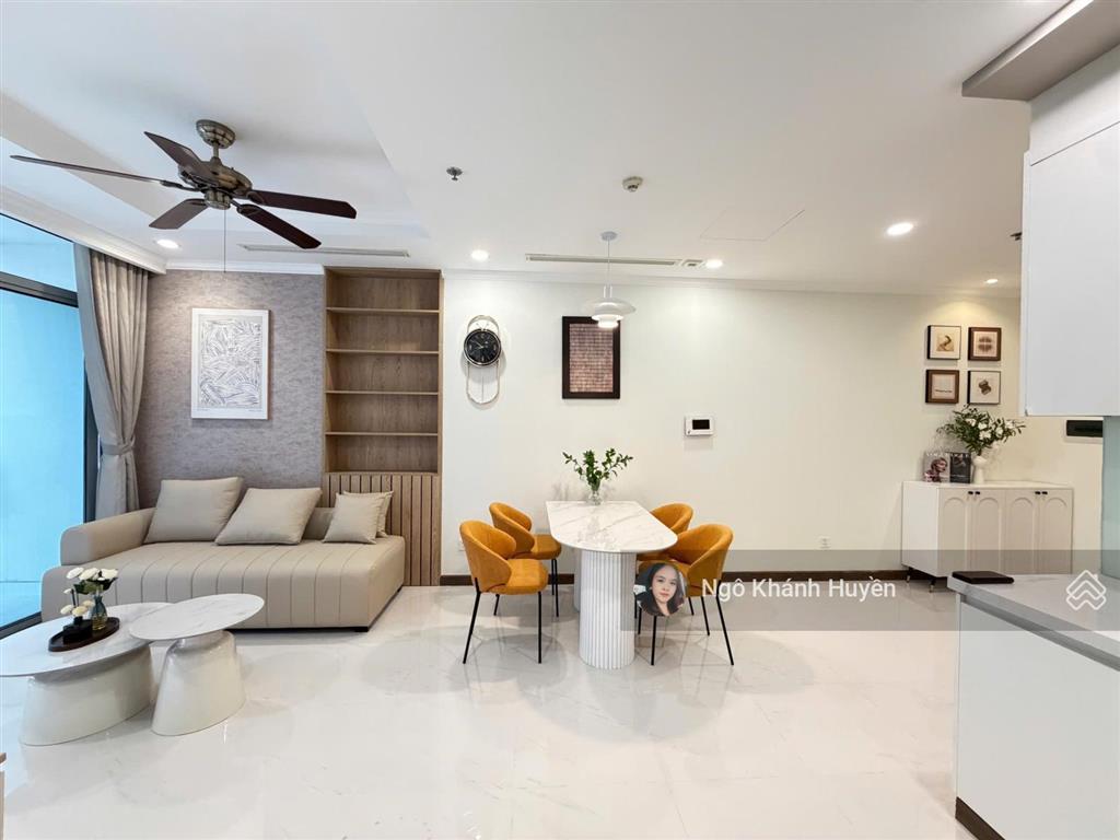 Bán căn hộ 2 phòng ngủ vinhomes central park có sổ hồng view hồ bơi cực đẹp