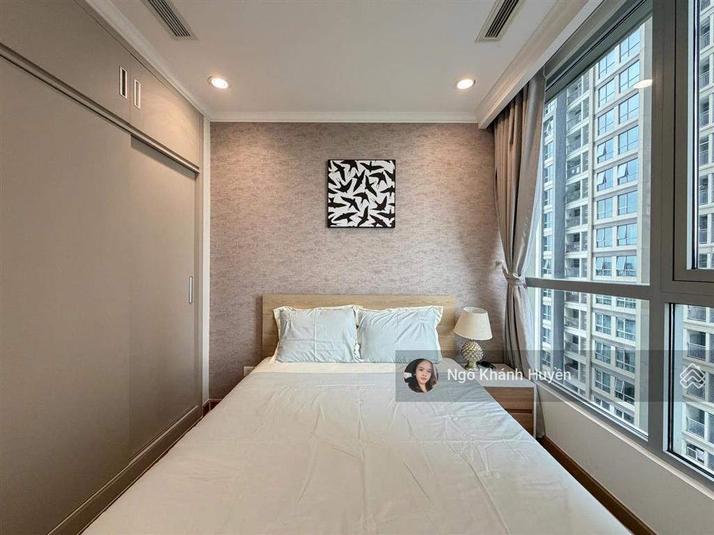 Bán căn hộ 2 phòng ngủ vinhomes central park có sổ hồng view hồ bơi cực đẹp