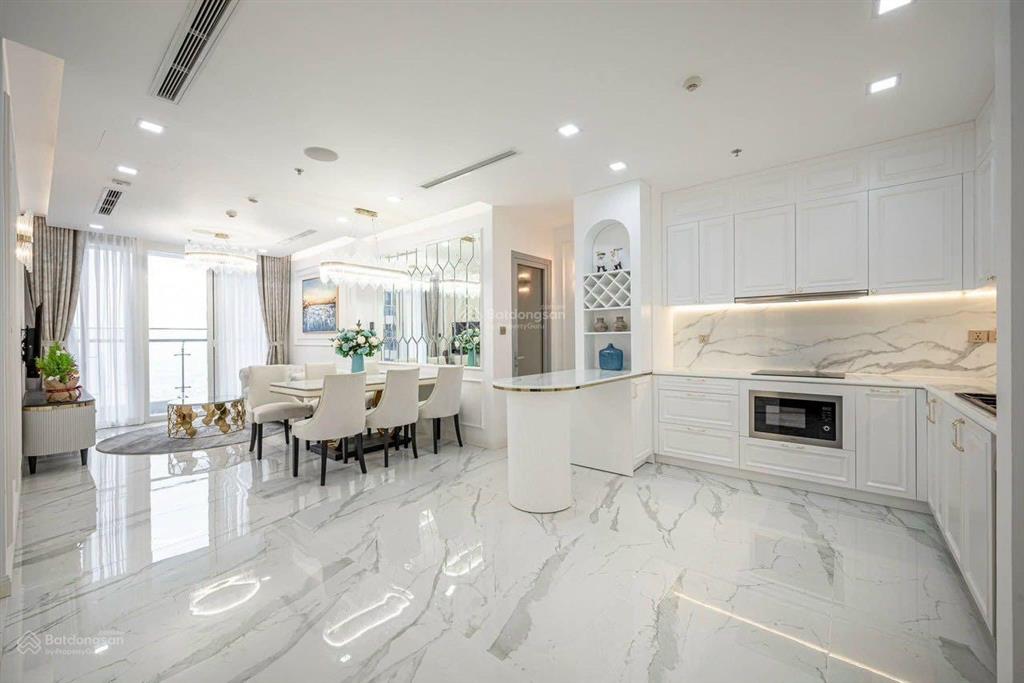 Cho thuê căn hộ 3 phòng ngủ vinhomes central park 120m2 view sông, bitexco q1.  0901 692 ***