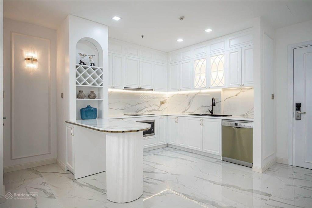 Cho thuê căn hộ 3 phòng ngủ vinhomes central park 120m2 view sông, bitexco q1.  0901 692 ***