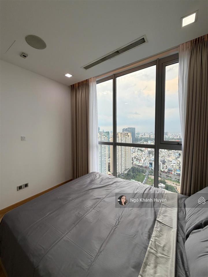 Bán căn 2pn park 6 vinhomes central park , 76m2  full nội thất đẹp , giá 11.6 tỷ bao phí