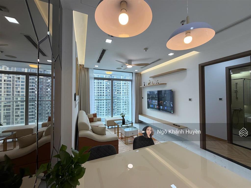 Bán căn 2pn park 6 vinhomes central park , 76m2  full nội thất đẹp , giá 11.6 tỷ bao phí