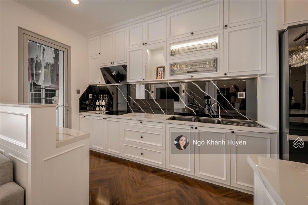 Siêu phẩm cần bán căn hộ vinhomes central park 3 phòng ngủ 108.7m2, nội thất luxury cực đẹp
