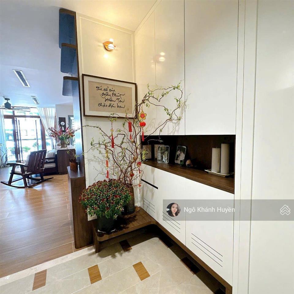 Bán căn hộ cao cấp 3 phòng ngủ 116m2 sổ hồng sẵn sàng, nhà đẹp ở ngay tại vinhomes central park