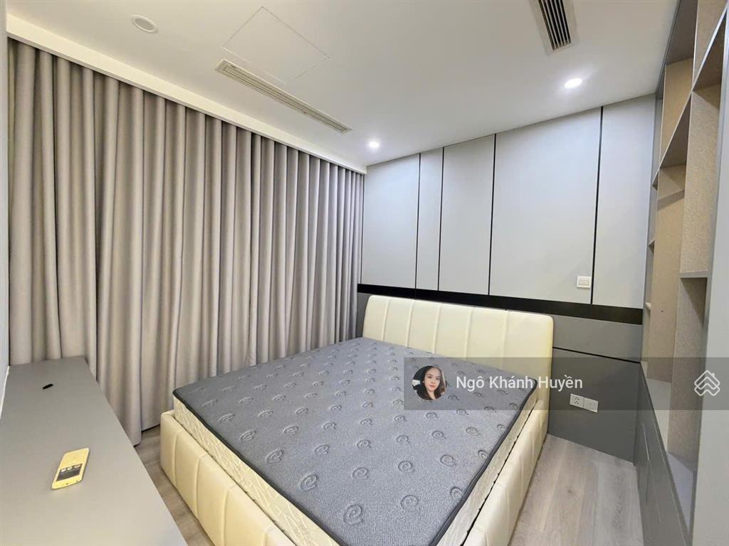 Bán căn hộ cao cấp 3 phòng ngủ 116m2 sổ hồng sẵn sàng, nhà đẹp ở ngay tại vinhomes central park