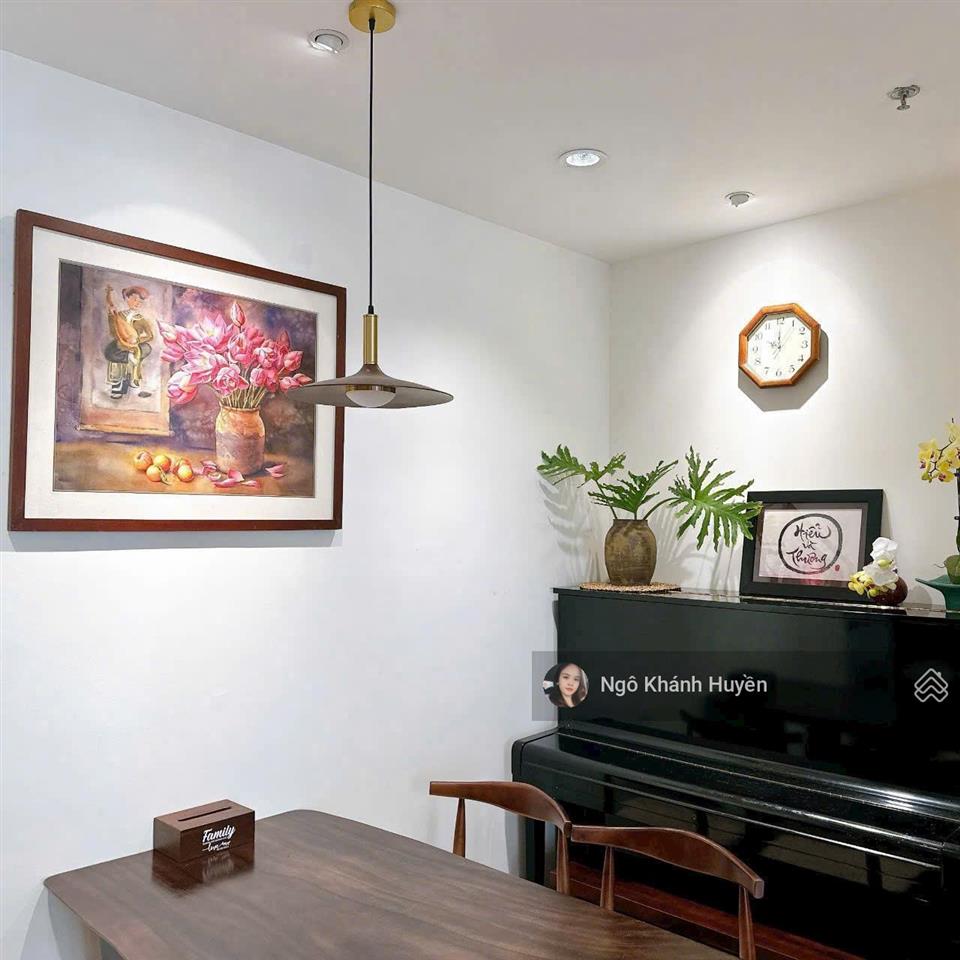 Bán căn hộ cao cấp 3 phòng ngủ 116m2 sổ hồng sẵn sàng, nhà đẹp ở ngay tại vinhomes central park