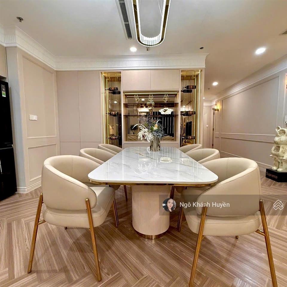 Bán nhanh siêu phẩm 4 phòng ngủ 150m vinhomes central park  nội thất cao cấp, hiện đại