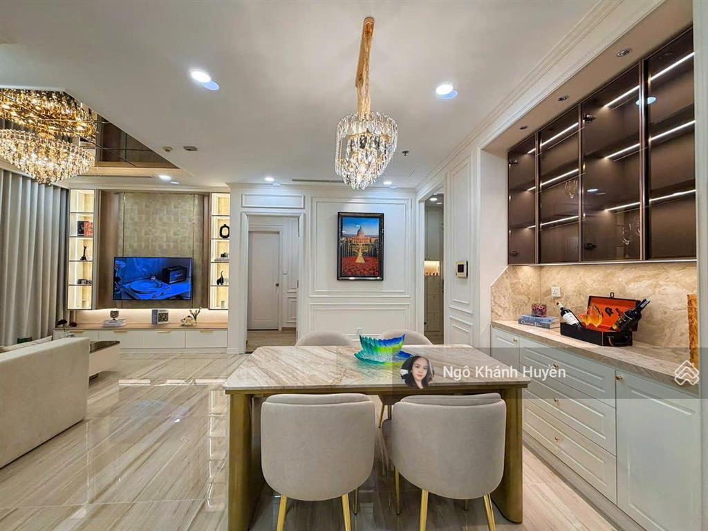 Bán căn hộ vinhomes central park tòa central 32pn,81m2,view quận 1