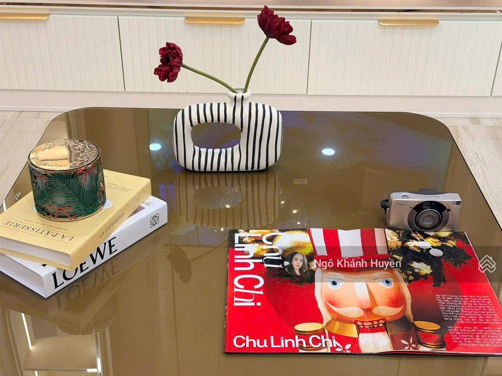 Bán căn hộ vinhomes central park tòa central 32pn,81m2,view quận 1