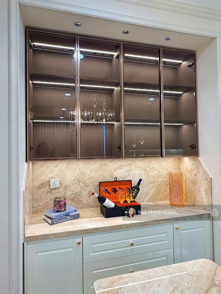 Bán căn hộ vinhomes central park tòa central 32pn,81m2,view quận 1
