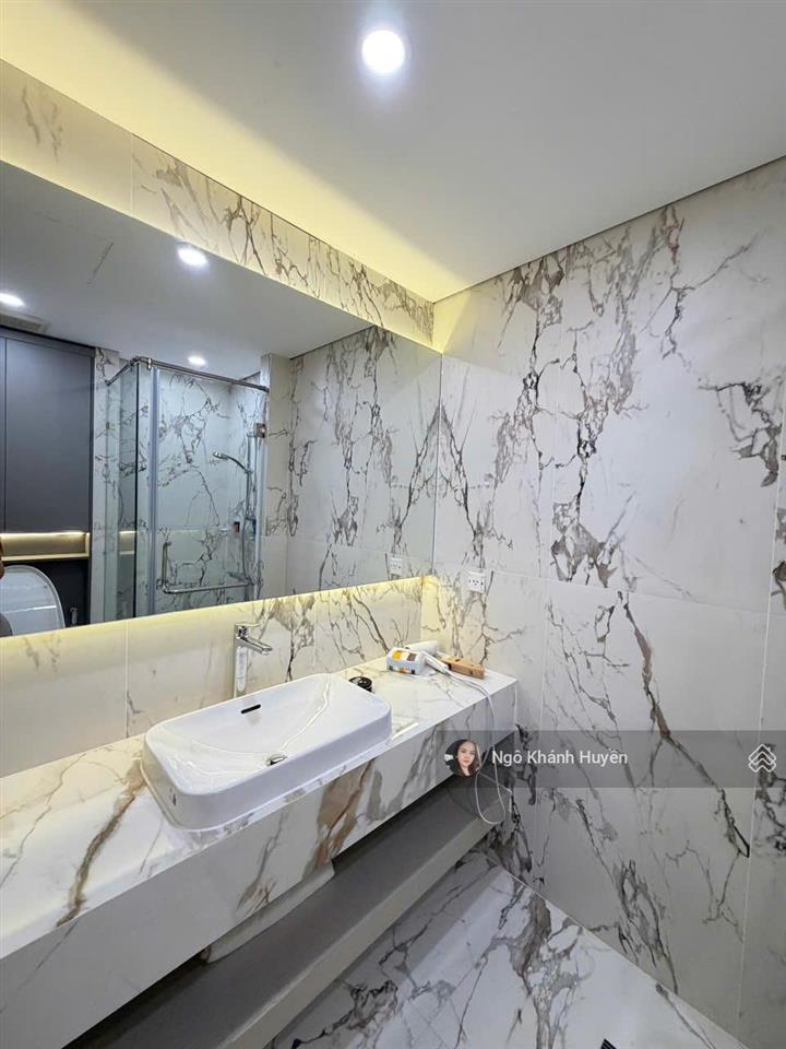 Căn hộ 2 phòng ngủ tại vinhomes central park 82m2, view thành phố, sẵn sổ hồng