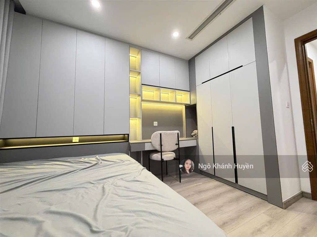 Căn hộ 2 phòng ngủ tại vinhomes central park 82m2, view thành phố, sẵn sổ hồng